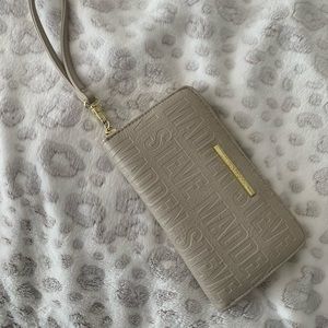 Steve Madden Wristlet